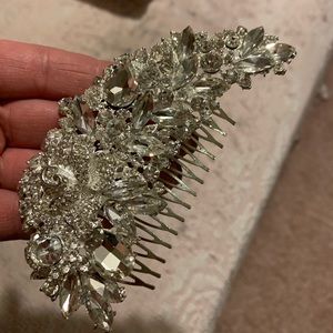 Crystal hair comb